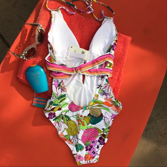 Trina Turk  One piece Swimsuit🎉Hp - Picture 6 of 8
